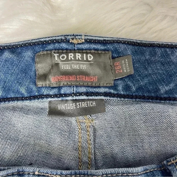 Torrid Boyfriend Straight Leg Jeans Distressed Denim Size 26 R - Picture 4 of 7